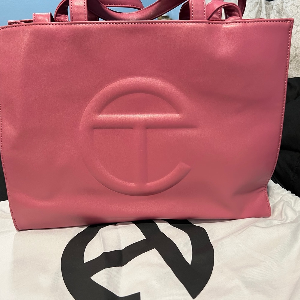 Corned beef medium Telfar shopping bag